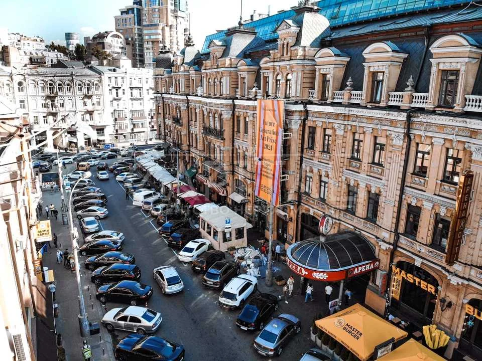 Будинок. Київ, Басейна вул.
