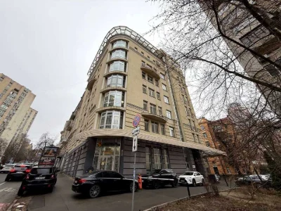 Будинок. Київ, Олеся Гончара вул.