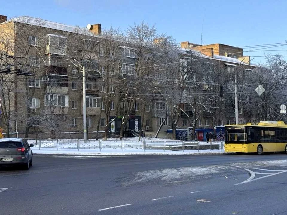 Будинок. Київ, Ольжича вул.