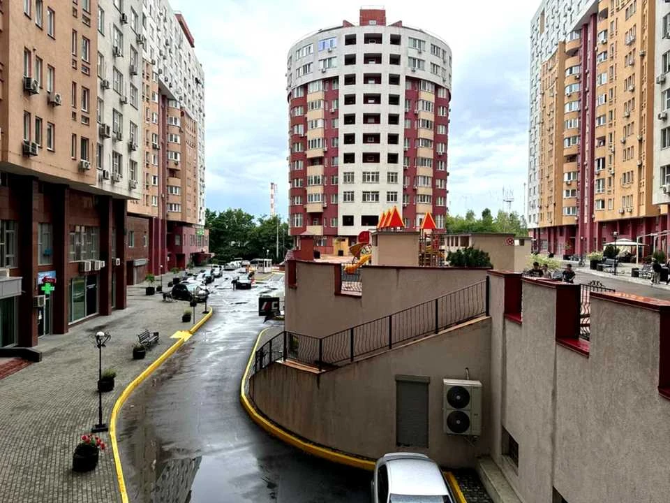 Будинок. Київ, Федора Ернста вул.
