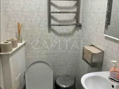 Будинок. Київ, Академіка Богомольця вул.