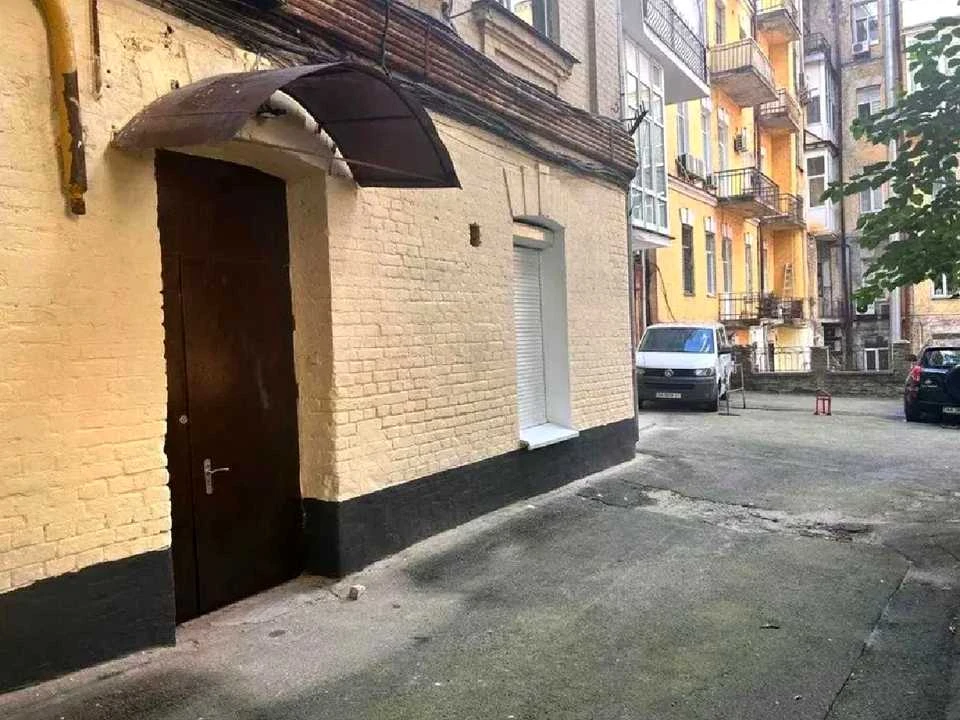 Будинок. Київ, Богдана Ступки вул. (Станіславського)