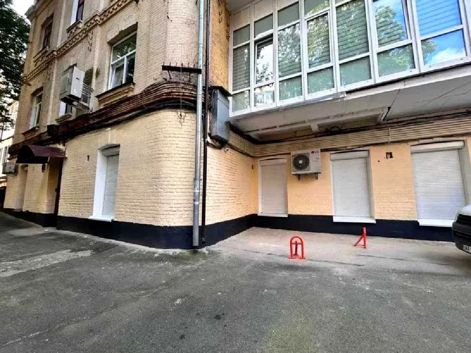 Будинок. Київ, Богдана Ступки вул. (Станіславського)