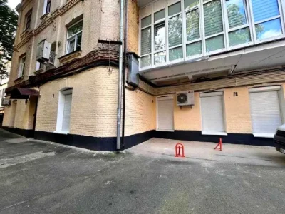 Будинок. Київ, Богдана Ступки вул. (Станіславського)