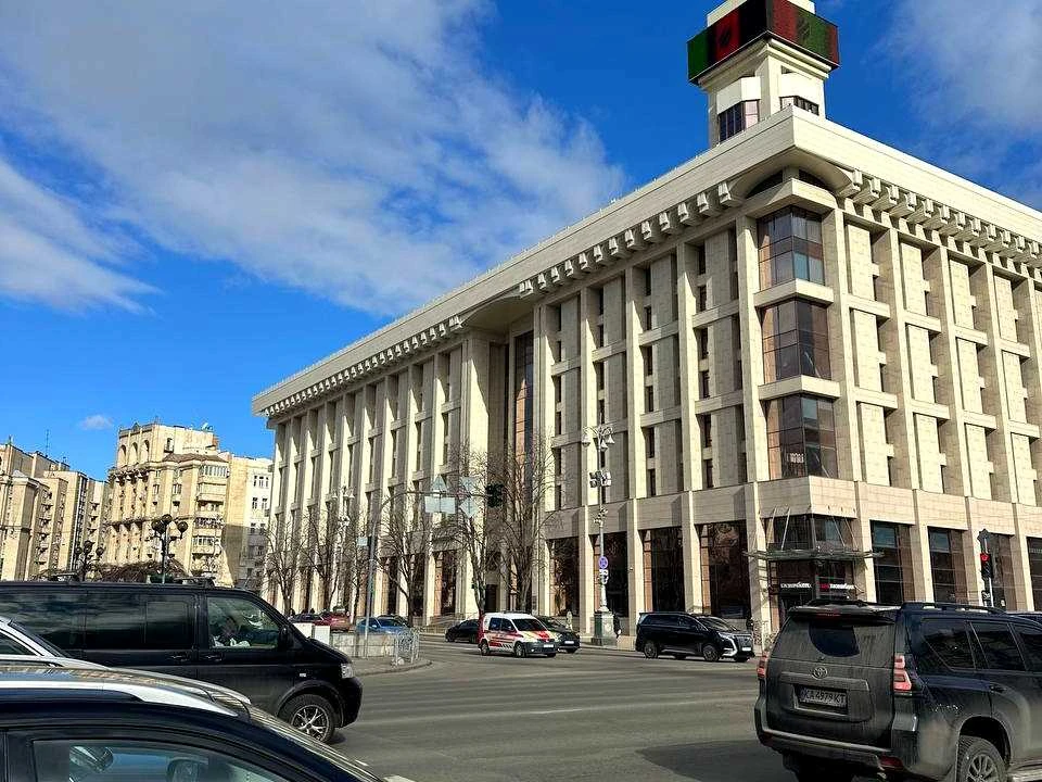 Будинок. Київ, майдан Незалежності пл.