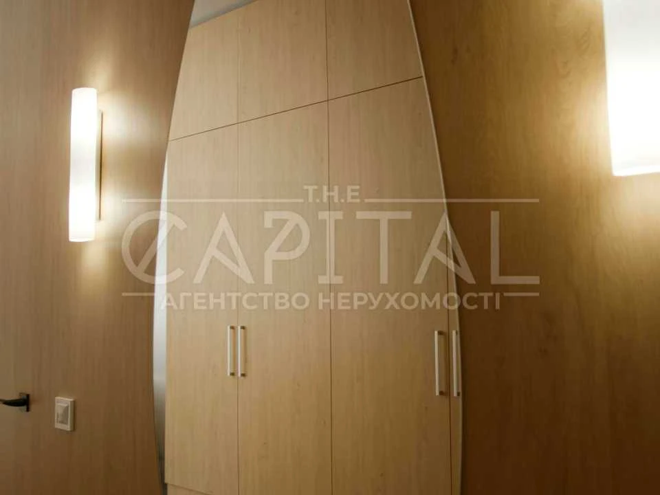 Будинок. Київ, Князів Острозьких вул. (Московська)