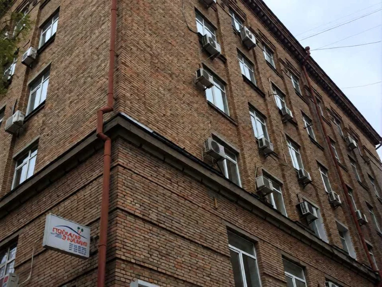 Будинок. Київ, Євгена Коновальця вул. (Щорса)