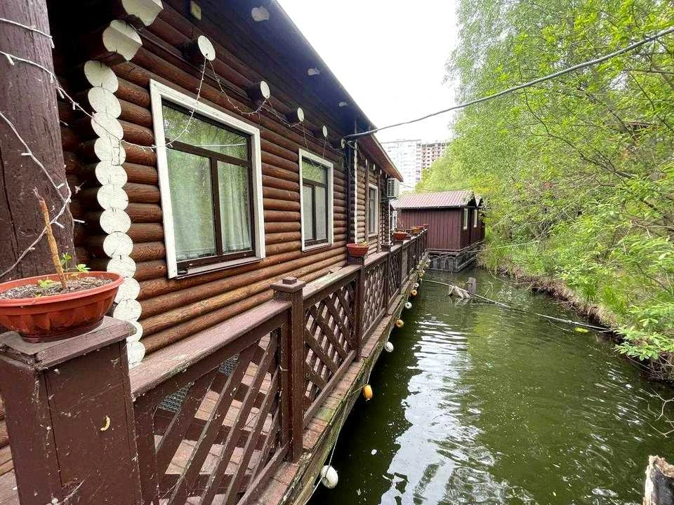 Будинок. Київ, Миколи Закревського вул.