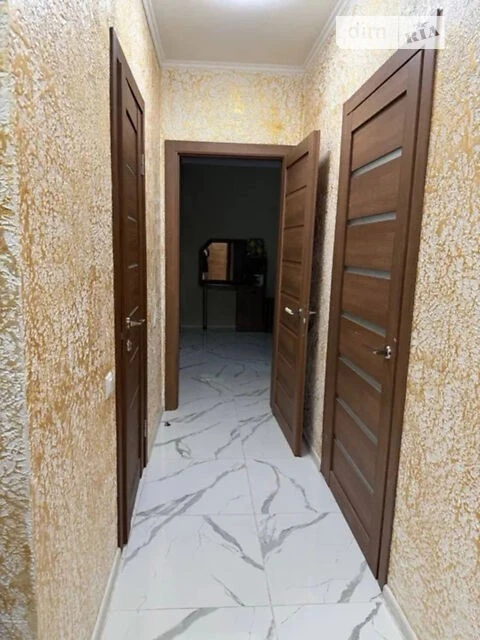 Продаж 2к квартири 73.3 кв. м на вул. Салютна 2 корпус 9 • I