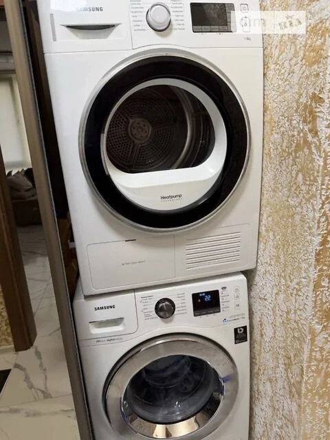 Продаж 2к квартири 73.3 кв. м на вул. Салютна 2 корпус 9 • I