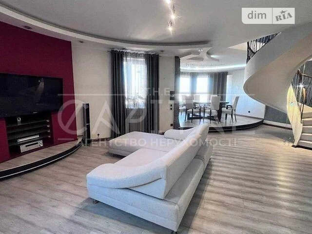 Продажа 3к квартиры 181 кв. м по ул. Ахматовой Анны 13Г.