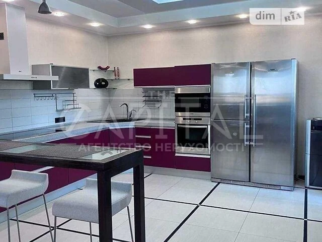 Продажа 3к квартиры 181 кв. м по ул. Ахматовой Анны 13Г.