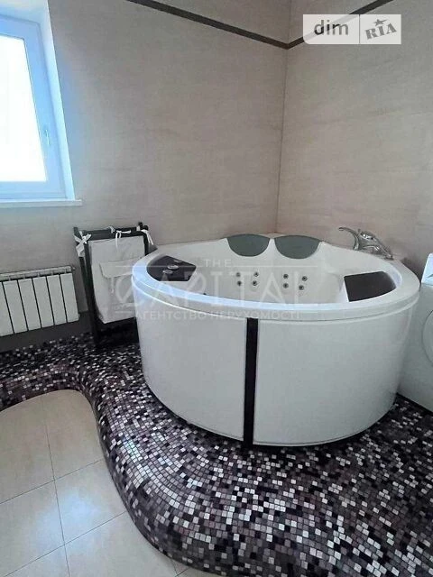 Продажа 3к квартиры 181 кв. м по ул. Ахматовой Анны 13Г.