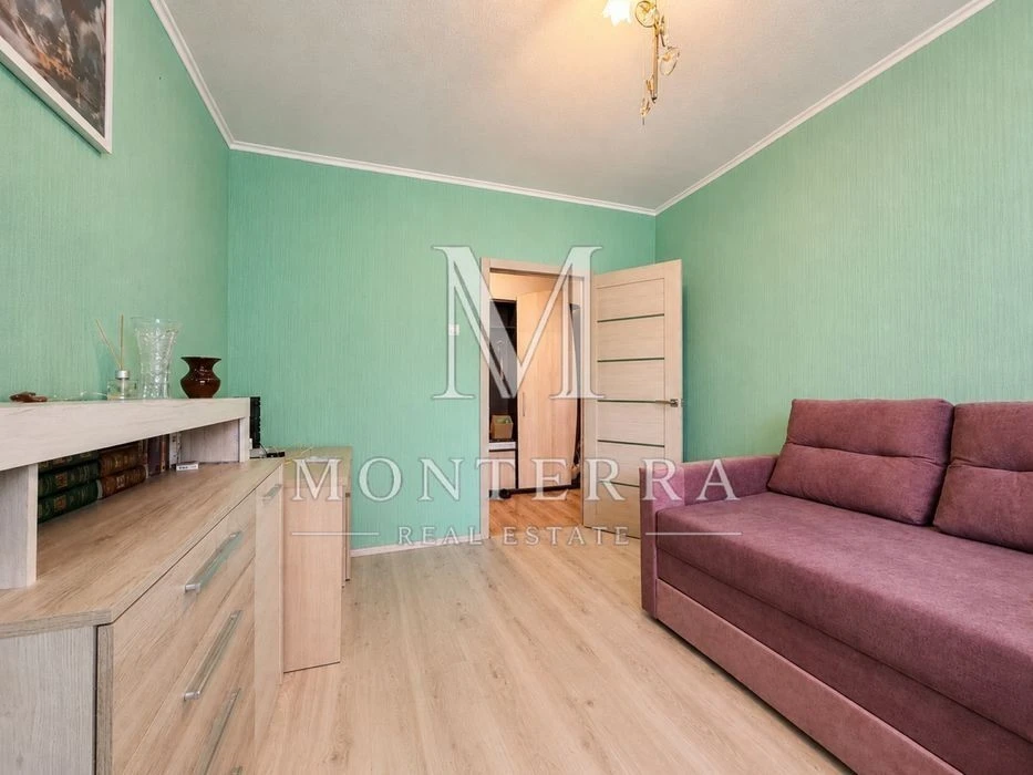 For sale 2-room apartment with renovation, 1st floor, Troyeshchyna Avenue.