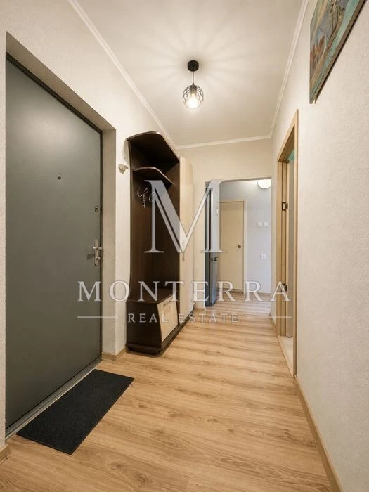 For sale 2-room apartment with renovation, 1st floor, Troyeshchyna Avenue.