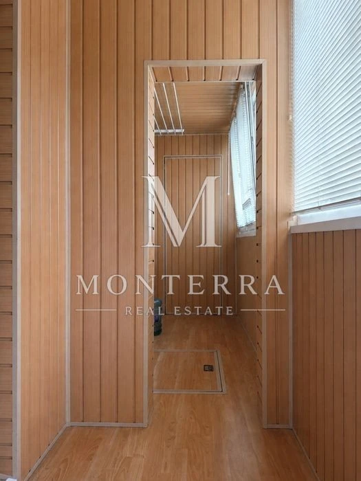 For sale 2-room apartment with renovation, 1st floor, Troyeshchyna Avenue.