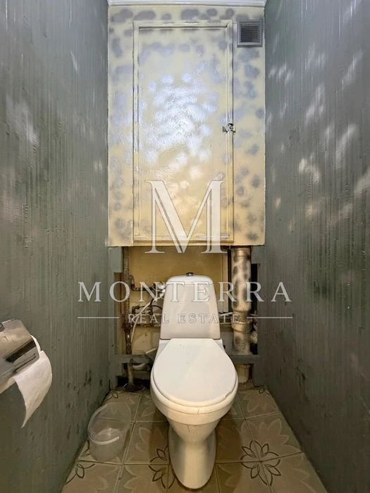 For sale 2-room apartment with renovation, 1st floor, Troyeshchyna Avenue.