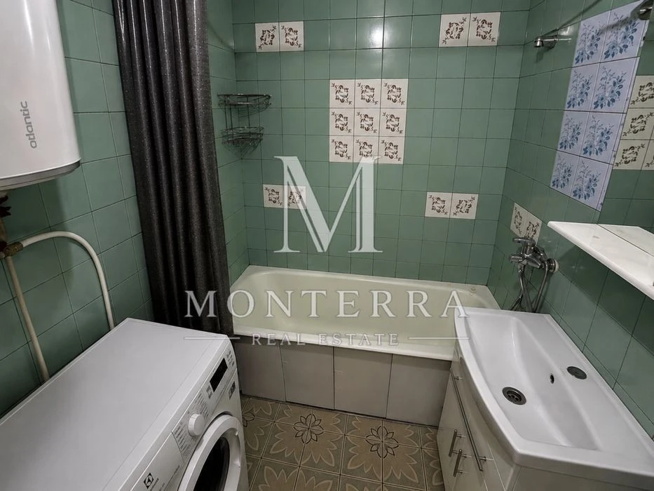 For sale 2-room apartment with renovation, 1st floor, Troyeshchyna Avenue.