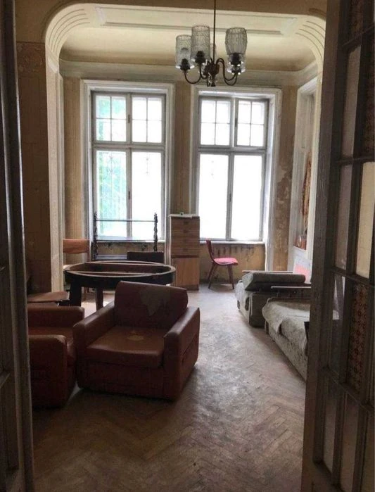 Продаж історичної вілли в ближньому центрі