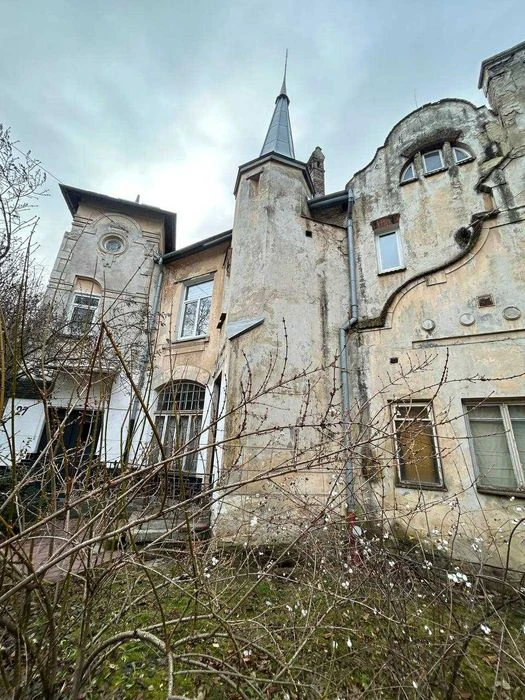 Продаж історичної вілли в ближньому центрі