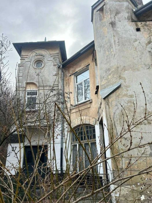 Продаж історичної вілли в ближньому центрі