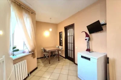 2 rooms LENINGRADKA on the middle floor FURNITURE APPLIANCES kitchen
