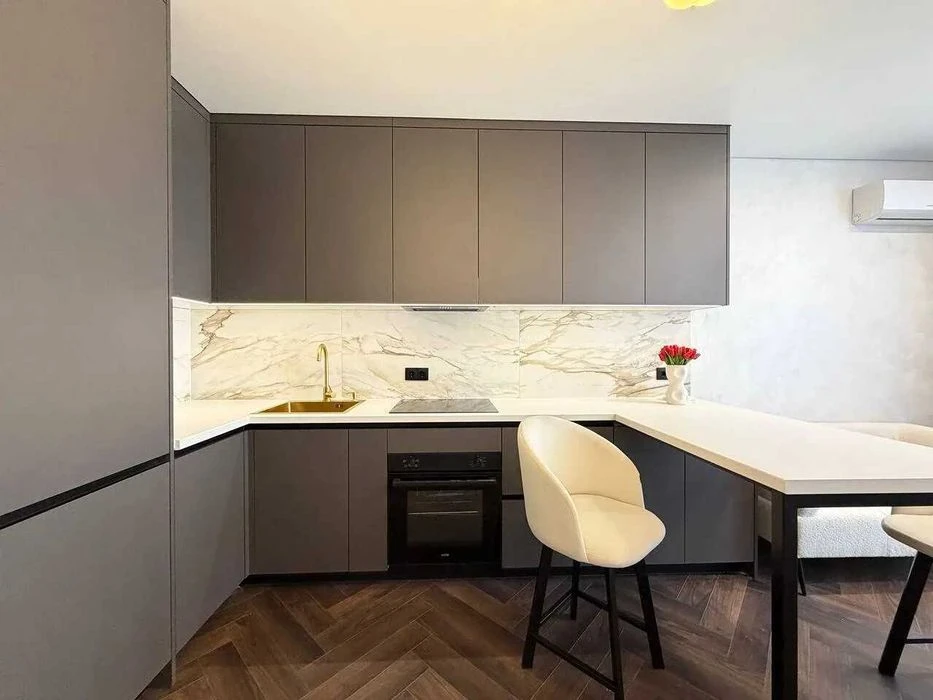 Modern one-room apartment with a beautiful view near the lake