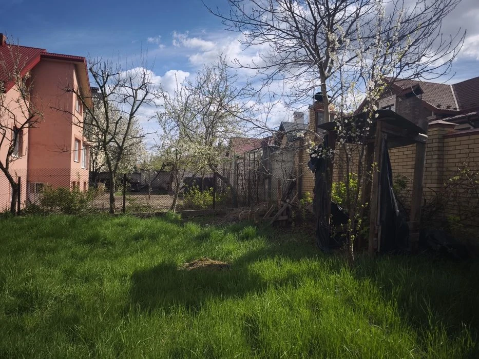 Будинок (незавершений).Окремо стоячий  будинок 6.5соток земл