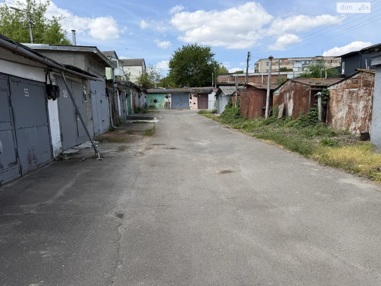 Продаж Місце в гаражному кооперативі Дубове