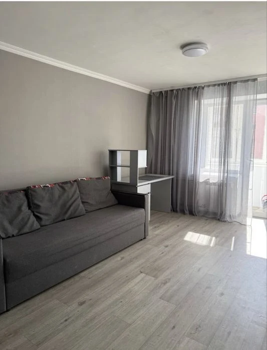 1 room apartment, 10 minutes from Pobeda metro station. 33 sq.m. Urgent