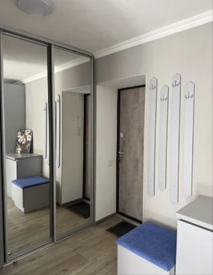 1 room apartment, 10 minutes from Pobeda metro station. 33 sq.m. Urgent