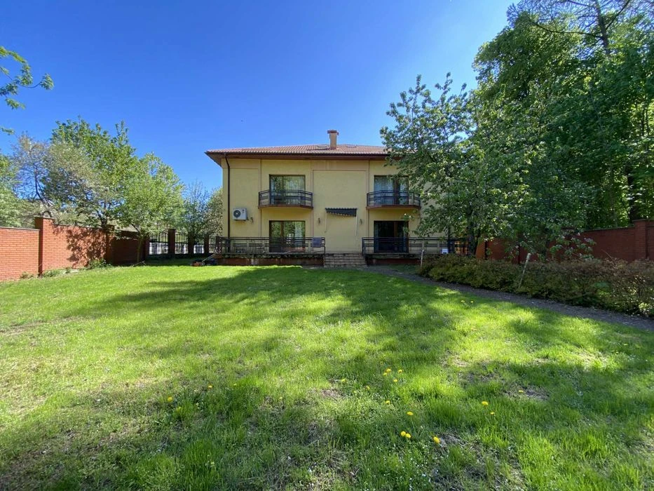 Продам будинок 608 м.кв, 12сот. паркова зона вул. Любінська