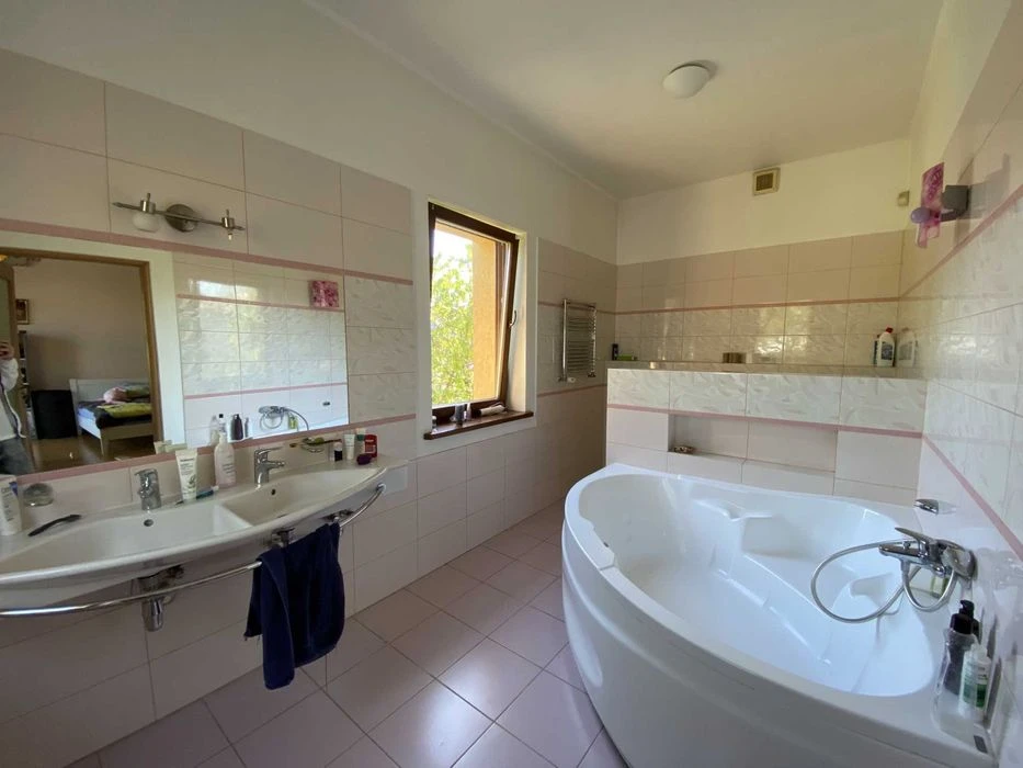 Продам будинок 608 м.кв, 12сот. паркова зона вул. Любінська