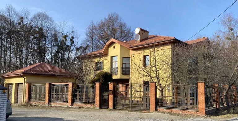 Продам будинок 608 м.кв, 12сот. паркова зона вул. Любінська