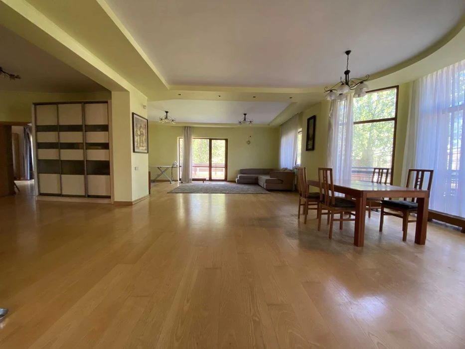 Продам будинок 608 м.кв, 12сот. паркова зона вул. Любінська