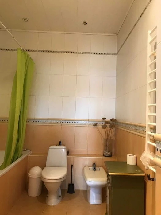БЕЗ-%, Продам 3-х. эт. Супер Дом 408.6 кв. м. на Демеевке ул