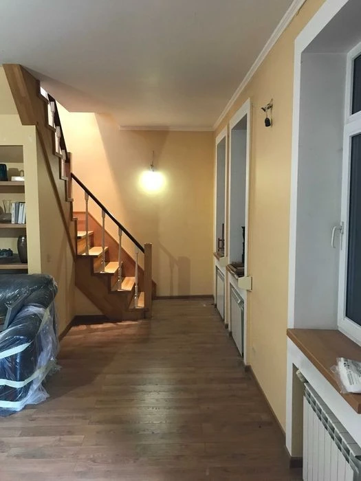 БЕЗ-%, Продам 3-х. эт. Супер Дом 408.6 кв. м. на Демеевке ул
