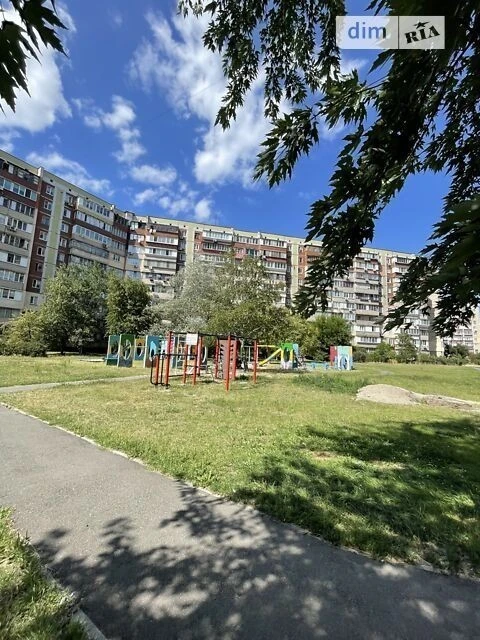 Sale of 1-room apartment 38 sq. m. on Mykola Zakrevskoho St. 57 •