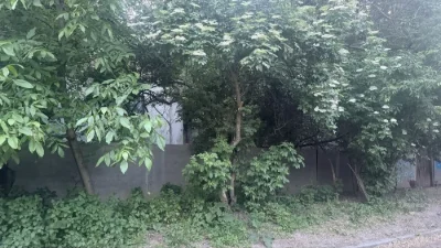 Фасадна кутова ділянка зі старим будинком, вул. Мало-Китаївс