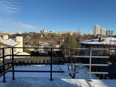 Котедж 320м. кв, 6 соток, Голосієво, вул. Листопадна