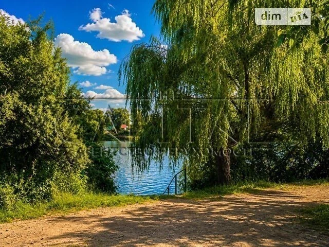 Продаж 3 поверхового будинку з ділянкою на 6 соток, 193 кв.