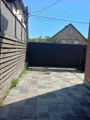 Богатирська, 42. Будинок з ремонтом