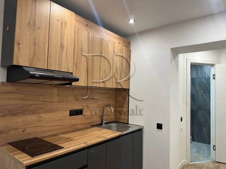 Smart apartment for sale at Akademika Biletskoho 9, Sol