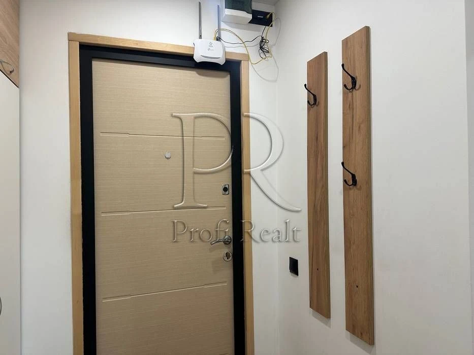 Smart apartment for sale at Akademika Biletskoho 9, Sol
