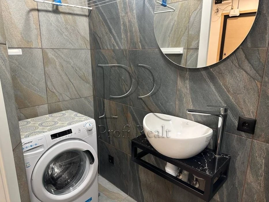 Smart apartment for sale at Akademika Biletskoho 9, Sol