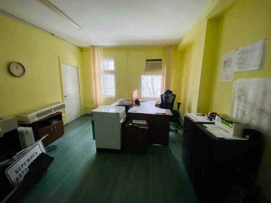 Ексклюзивна Пропозиція в Серці Києва: Власний Маєток з Необм