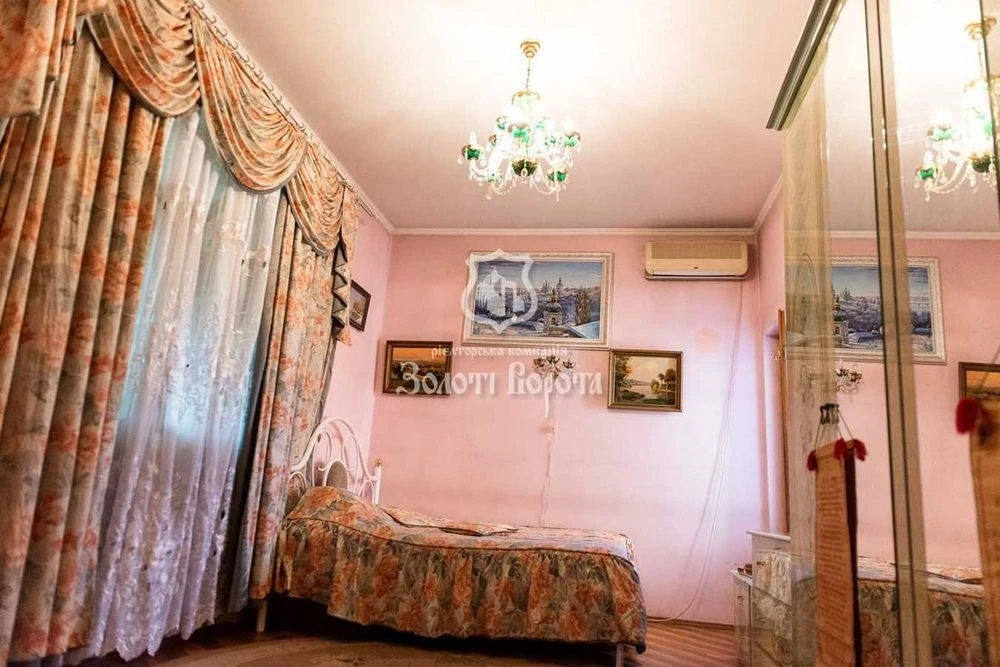 Будинок, 3 поверхи, 6 соток. Садова, 40, Осокорки, Дарницьки