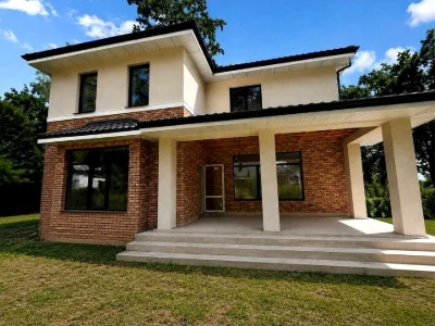 Будинок. Київ, Квітки Цісик вул. (Гамарника)