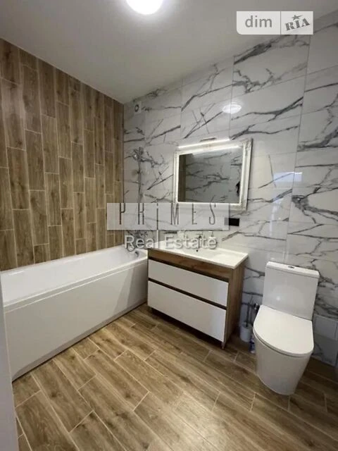 Продаж 2 поверхового будинку 120 кв. м, 3 кімнати, на вул. Я