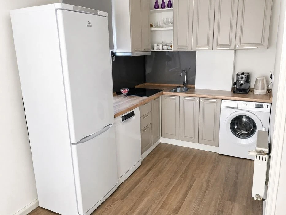 Продам новий будинок 50 м² з ремонтом і власним подвір'ям, К